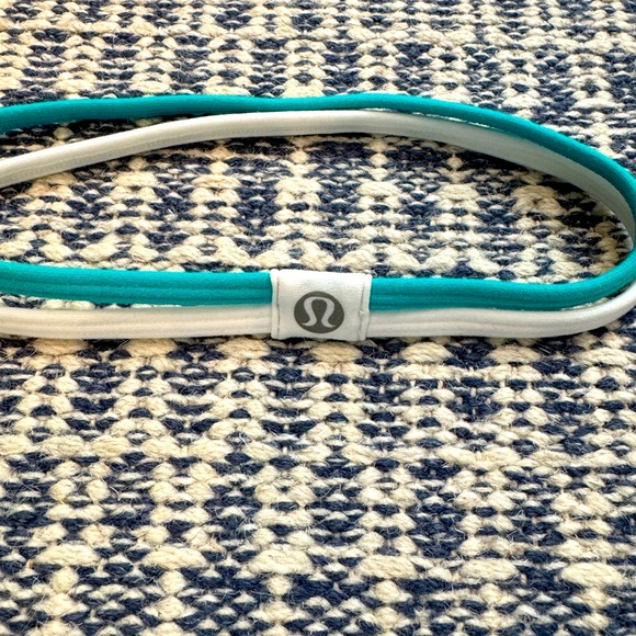Lululemon headband - Picture 2 of 3